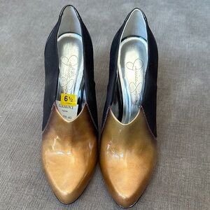 Jessica Simpson Black and Gold Heels